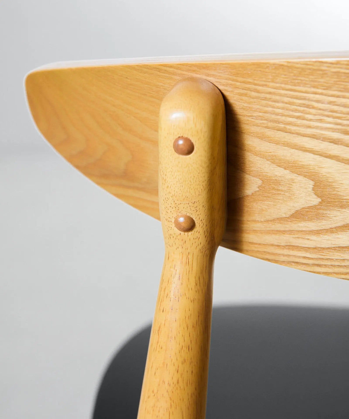 Chaise de salle à manger en bois rembourrée Kyoto
