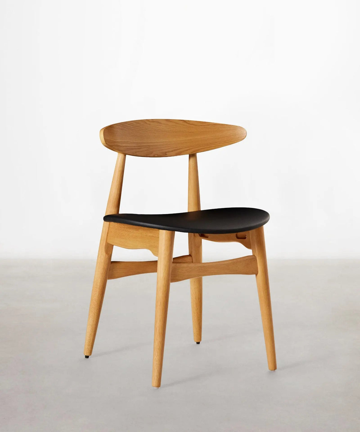 Chaise de salle à manger en bois rembourrée Kyoto