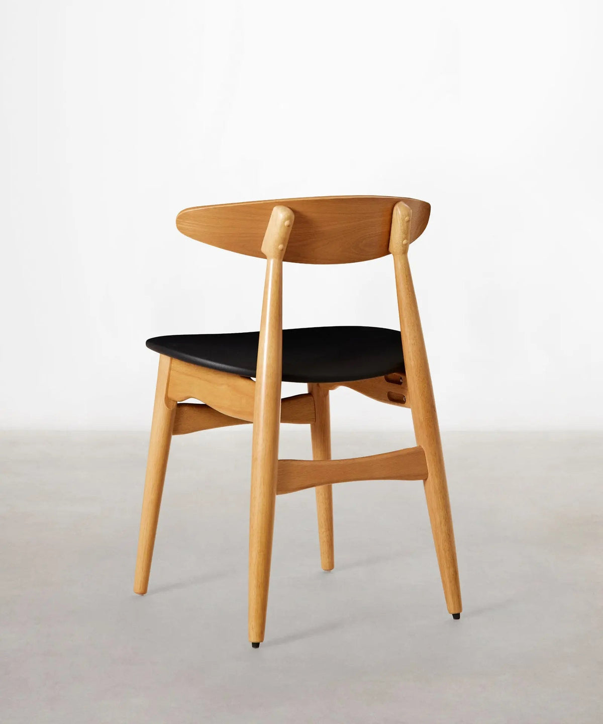 Chaise de salle à manger en bois rembourrée Kyoto