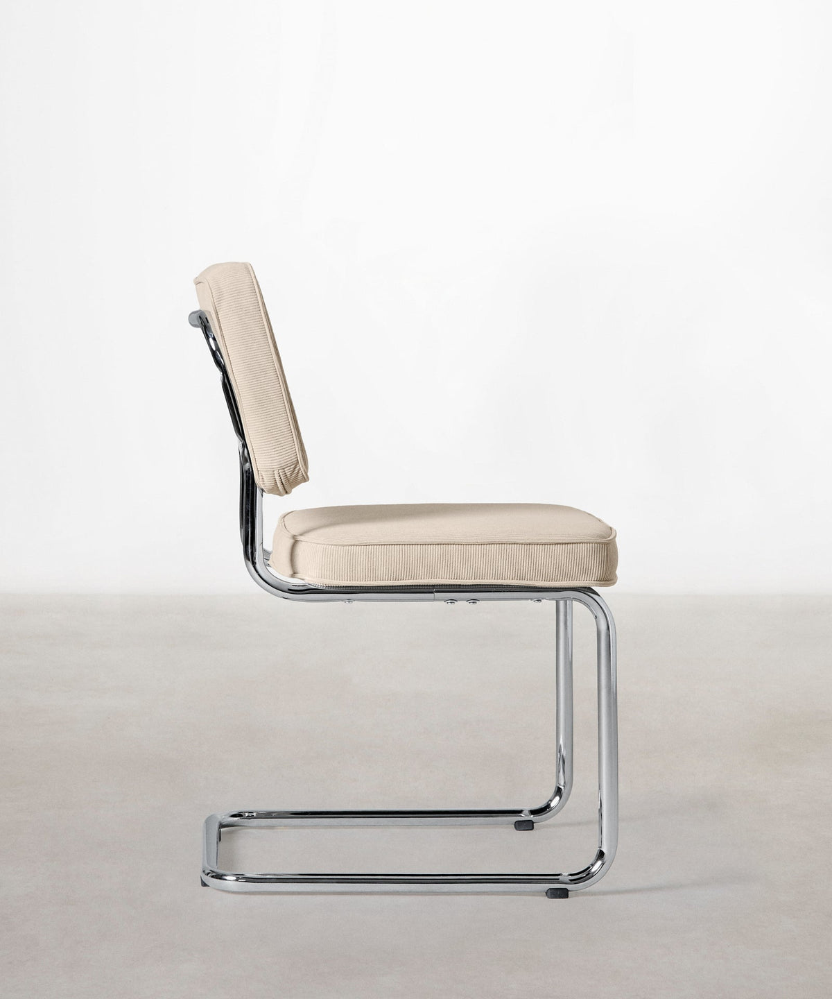 Chaise de salle à manger en tissu velours côtelé et métal Anela