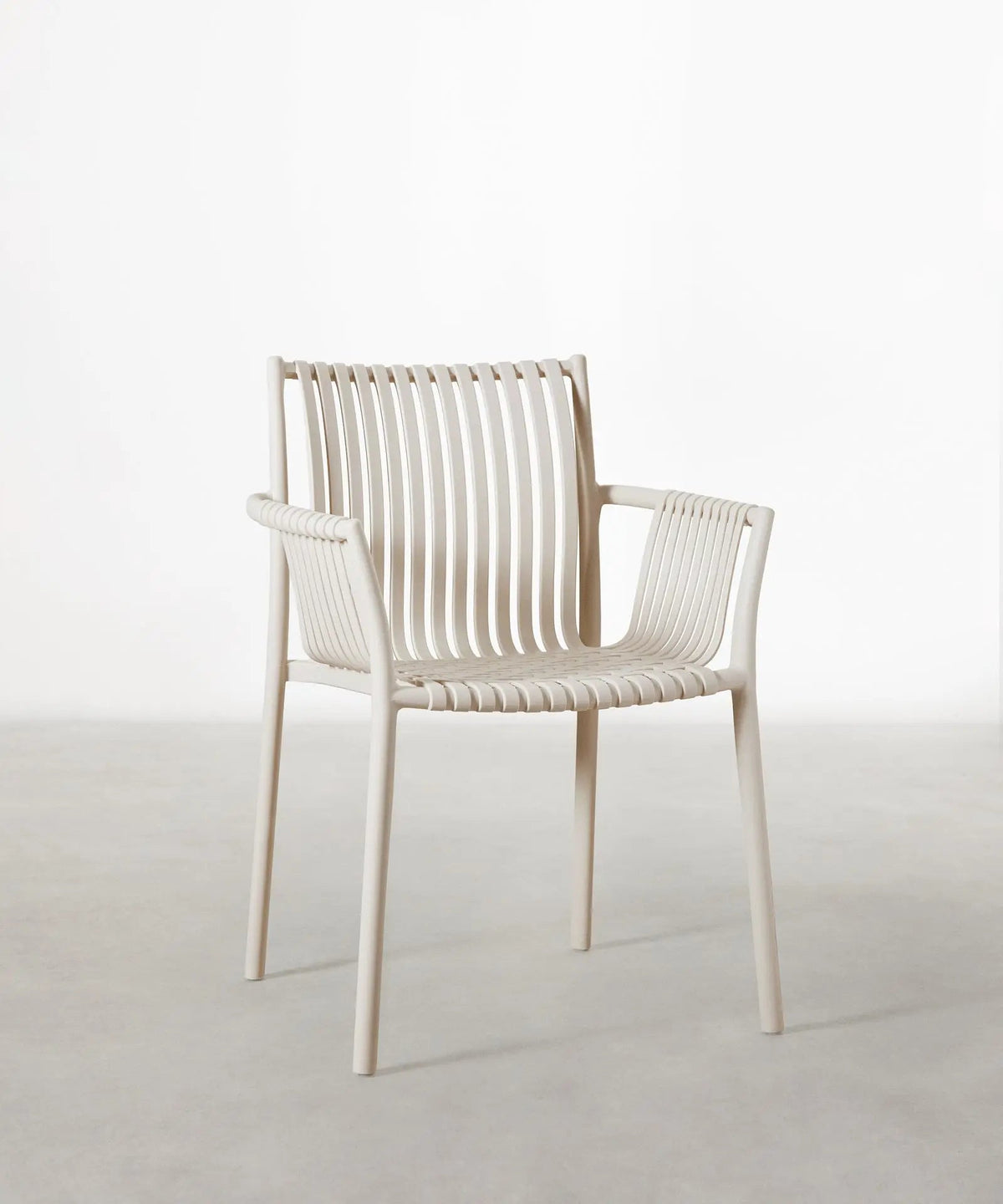 Chaise en polypropylène avec accoudoirs Salma