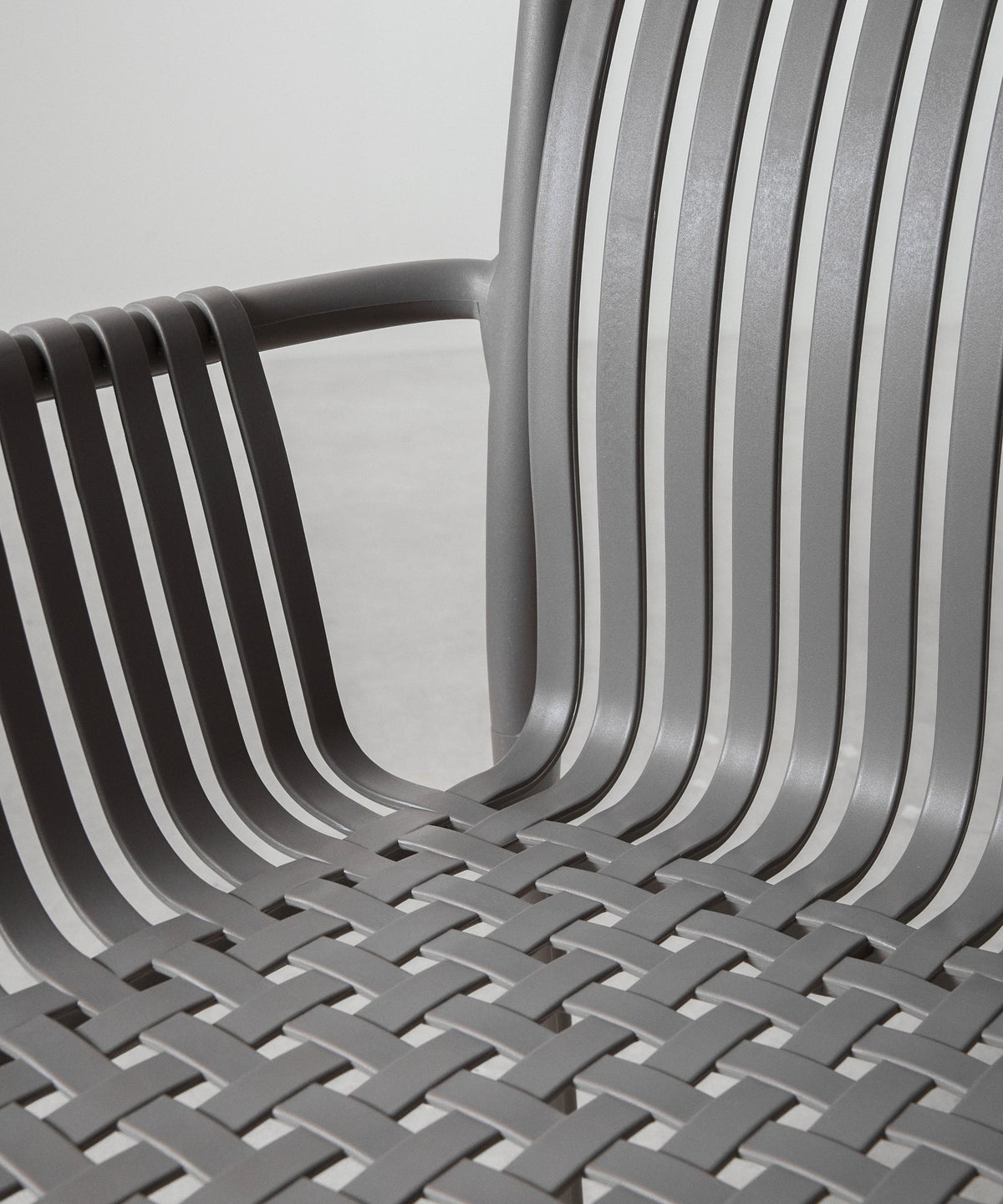 Chaise en polypropylène avec accoudoirs Salma