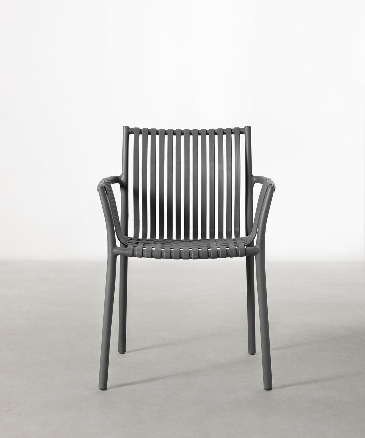 Chaise en polypropylène avec accoudoirs Salma