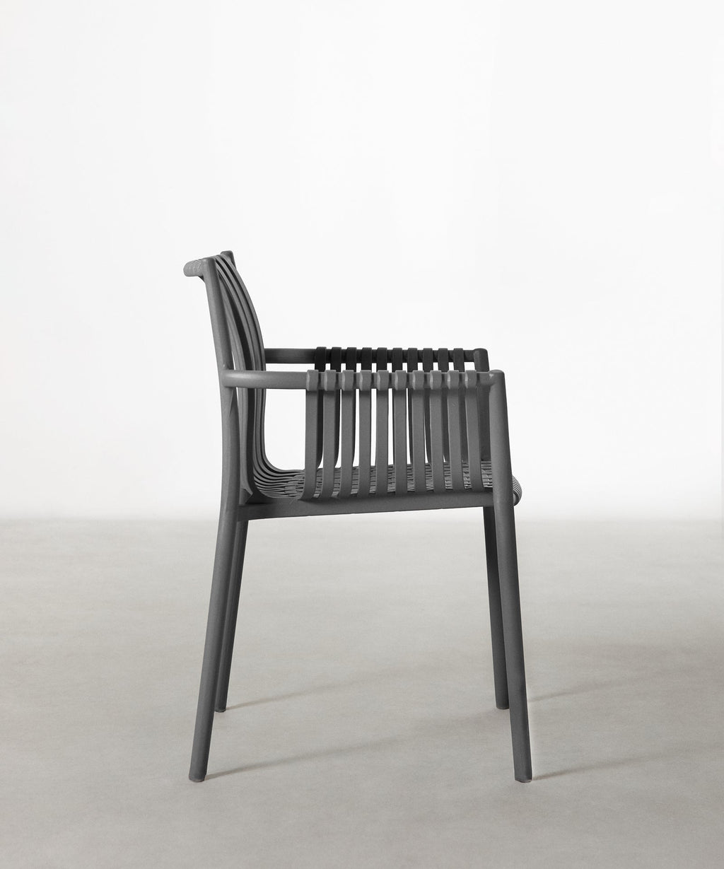 Chaise en polypropylène avec accoudoirs Salma