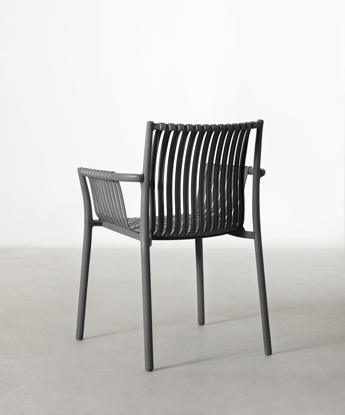 Chaise en polypropylène avec accoudoirs Salma