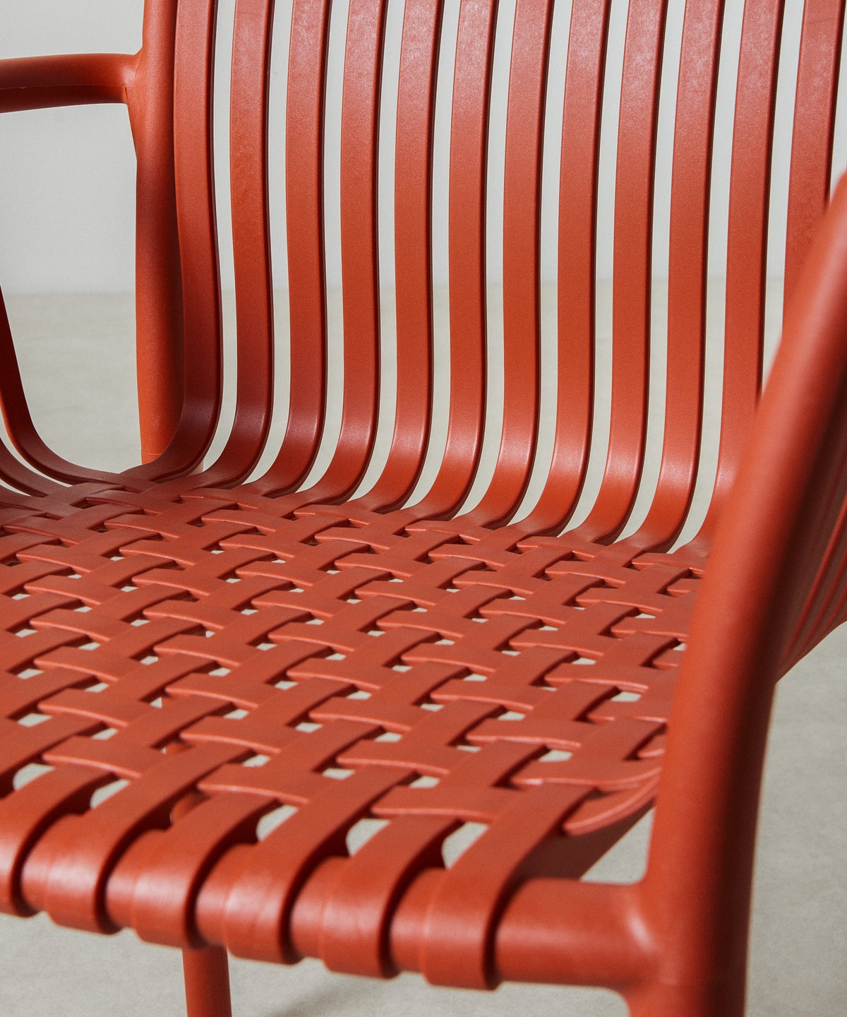 Chaise en polypropylène avec accoudoirs Salma