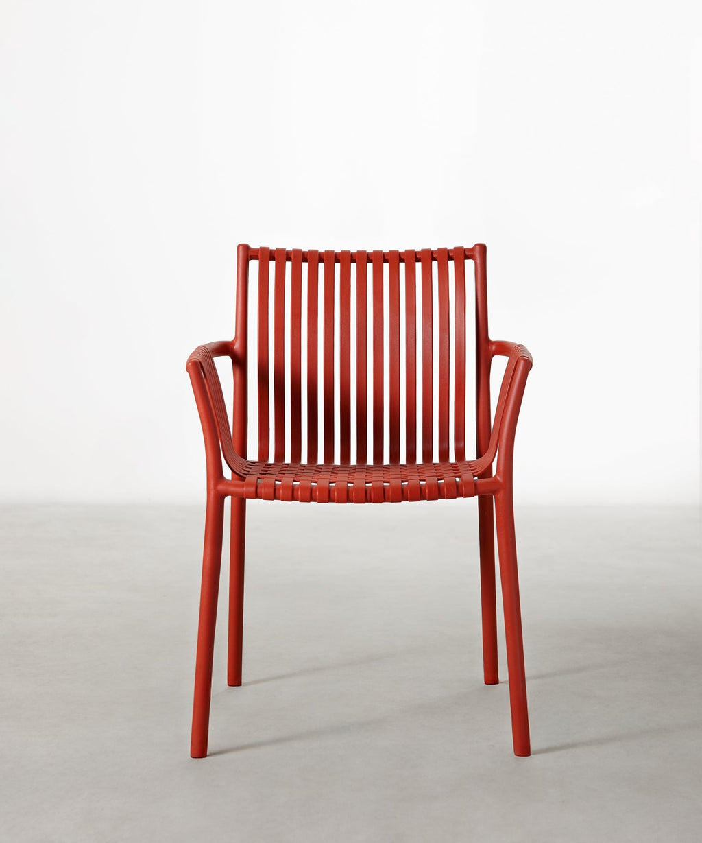 Chaise en polypropylène avec accoudoirs Salma