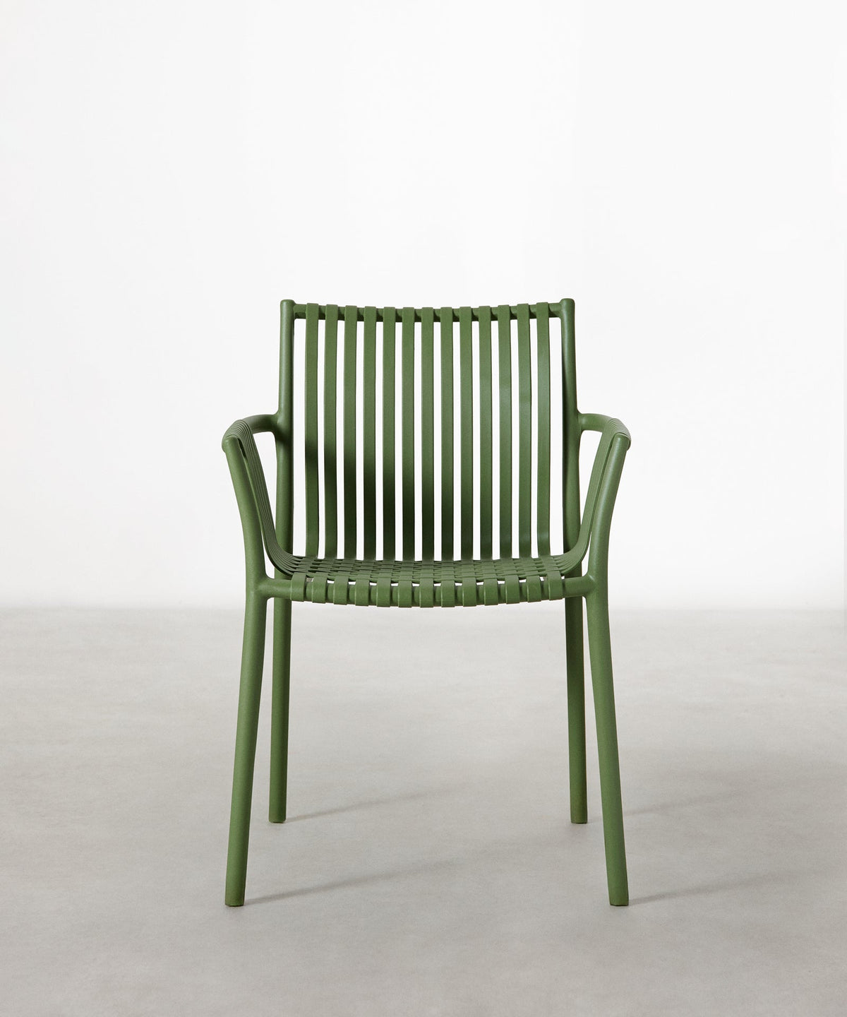 Chaise en polypropylène avec accoudoirs Salma