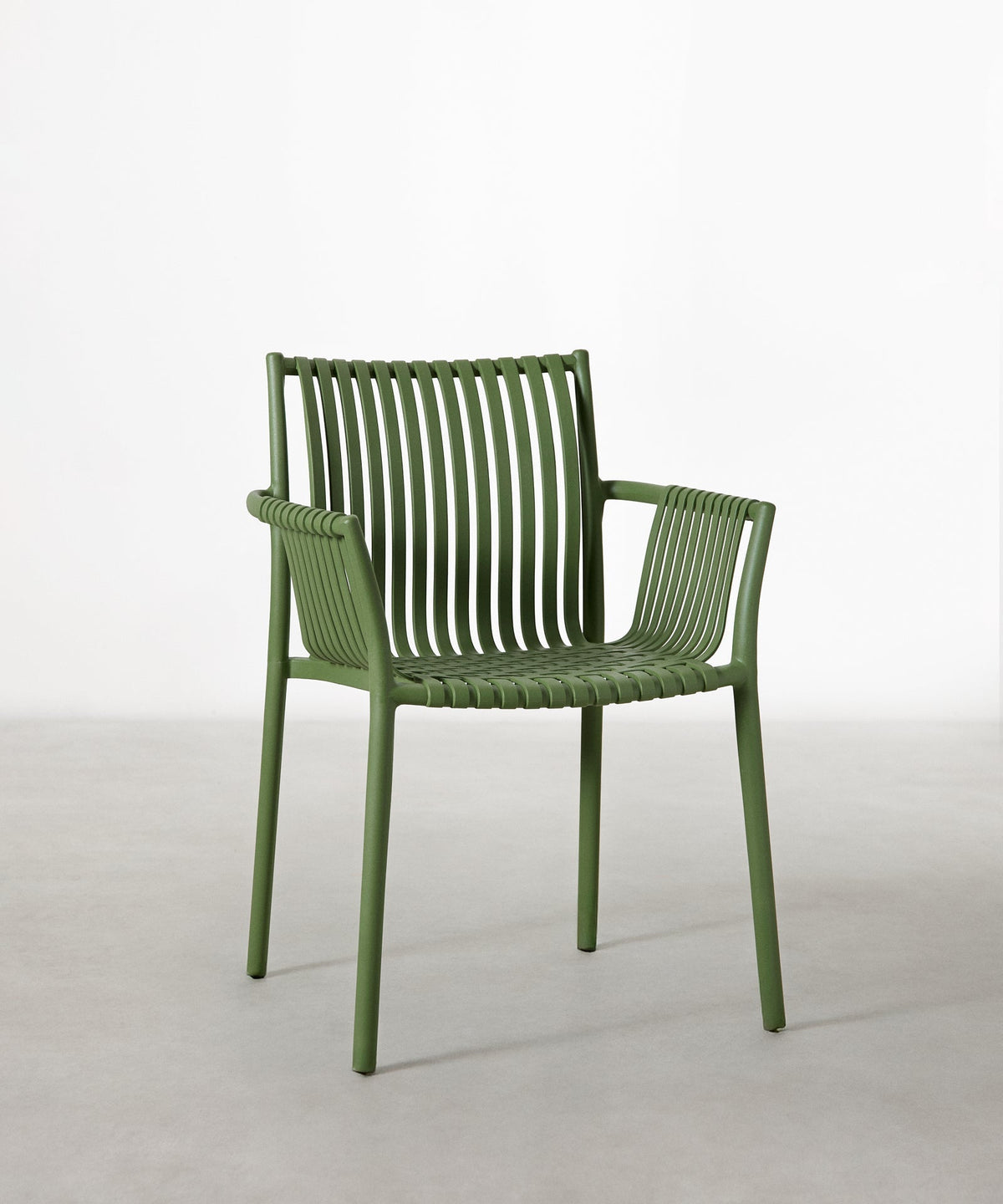 Chaise en polypropylène avec accoudoirs Salma