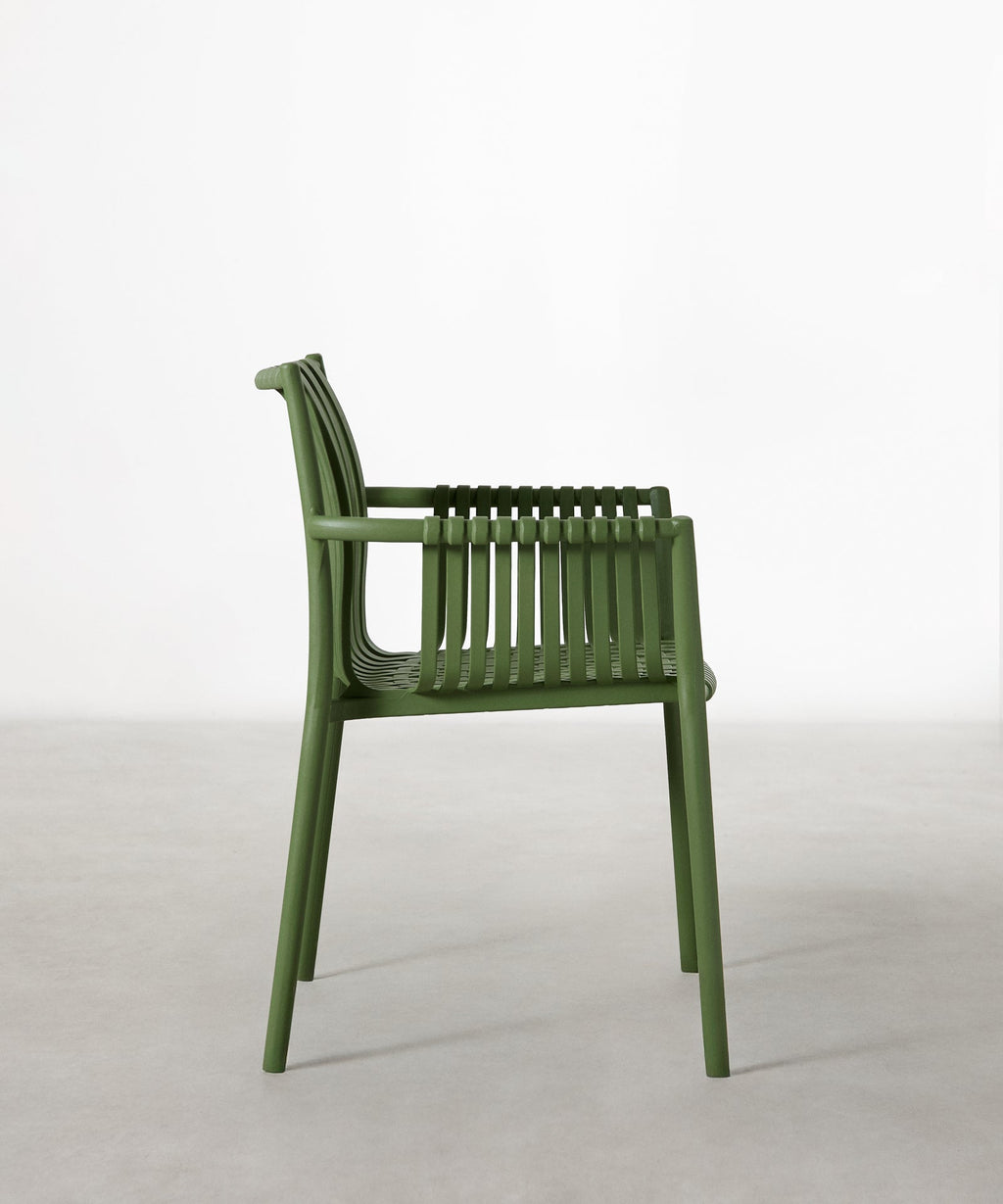 Chaise en polypropylène avec accoudoirs Salma