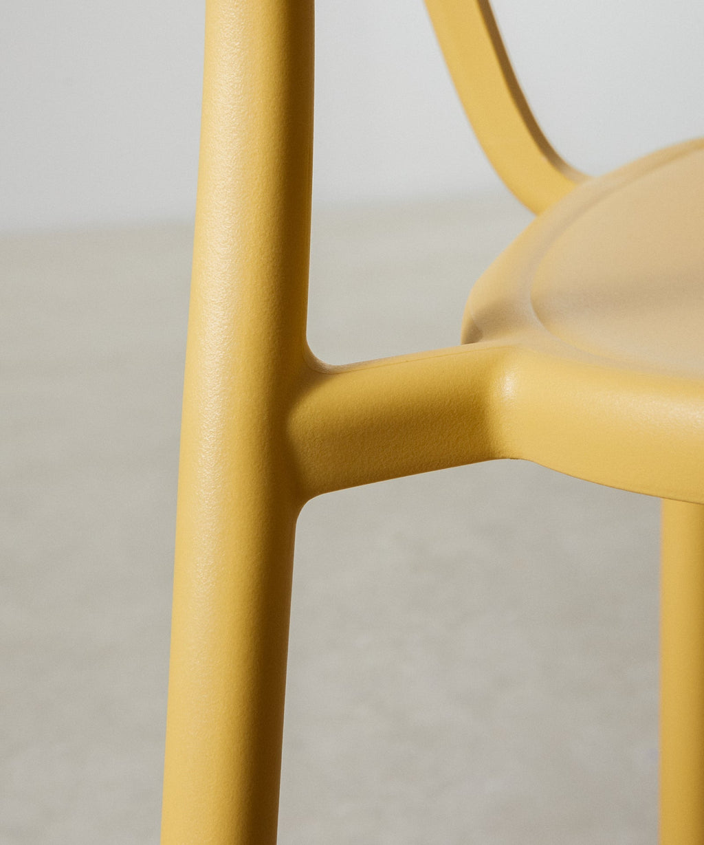 Chaise en Polypropylène avec Accoudoirs Cala