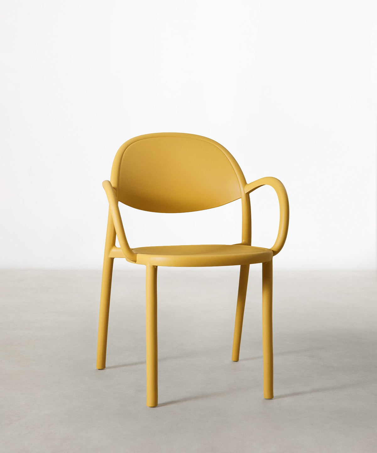 Chaise en Polypropylène avec Accoudoirs Cala