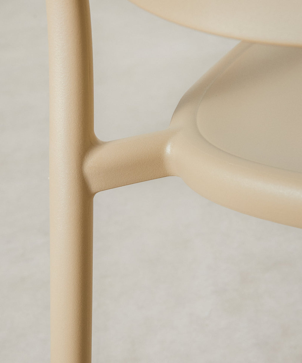 Chaise en Polypropylène avec Accoudoirs Cala