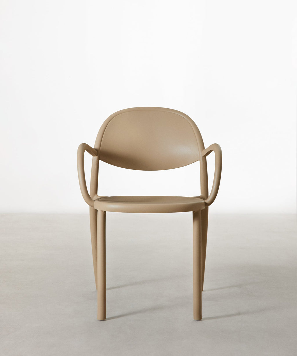Chaise en Polypropylène avec Accoudoirs Cala