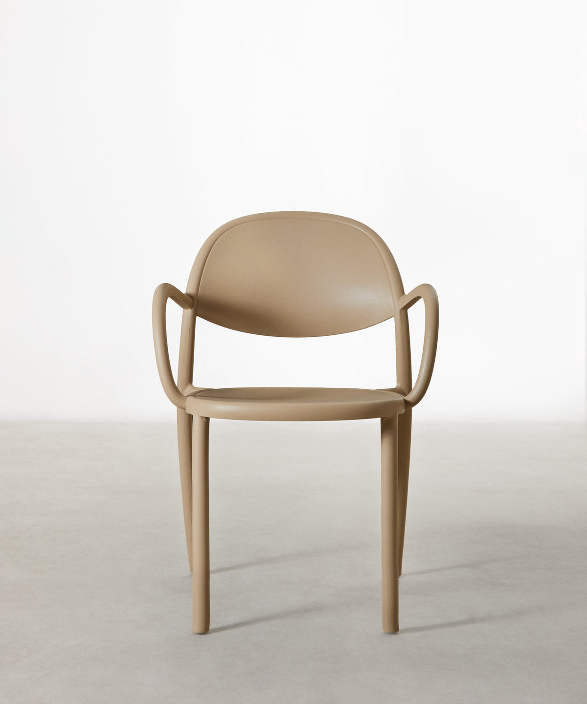Chaise en Polypropylène avec Accoudoirs Cala