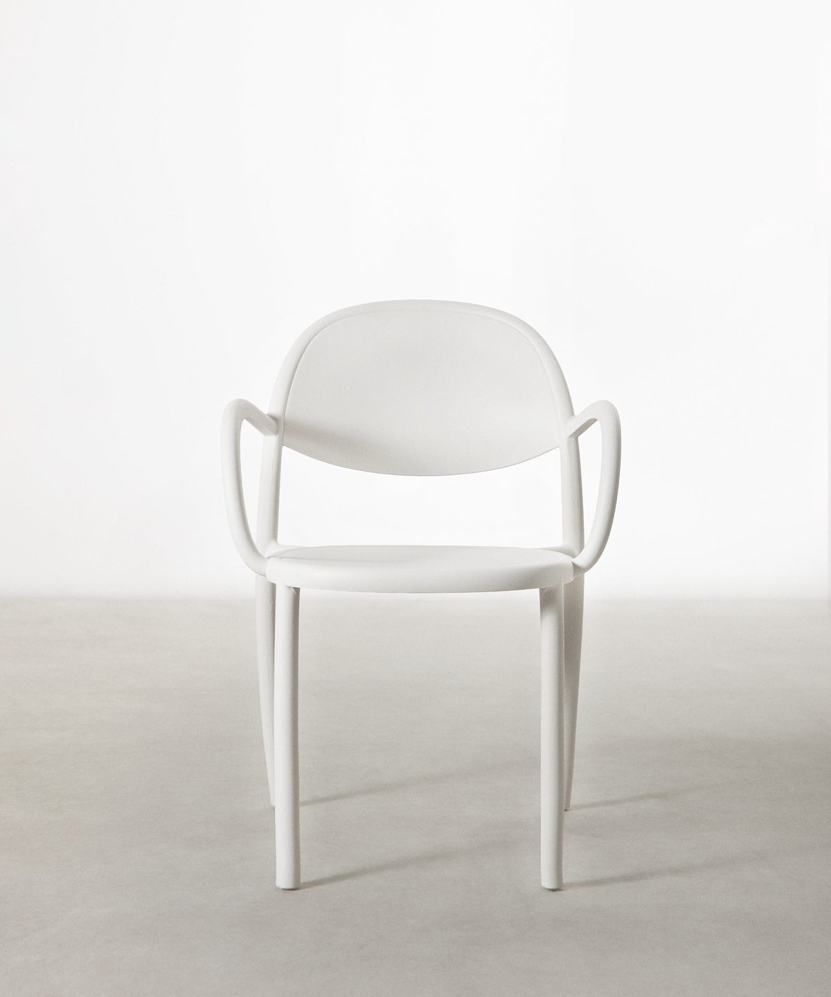 Chaise en Polypropylène avec Accoudoirs Cala