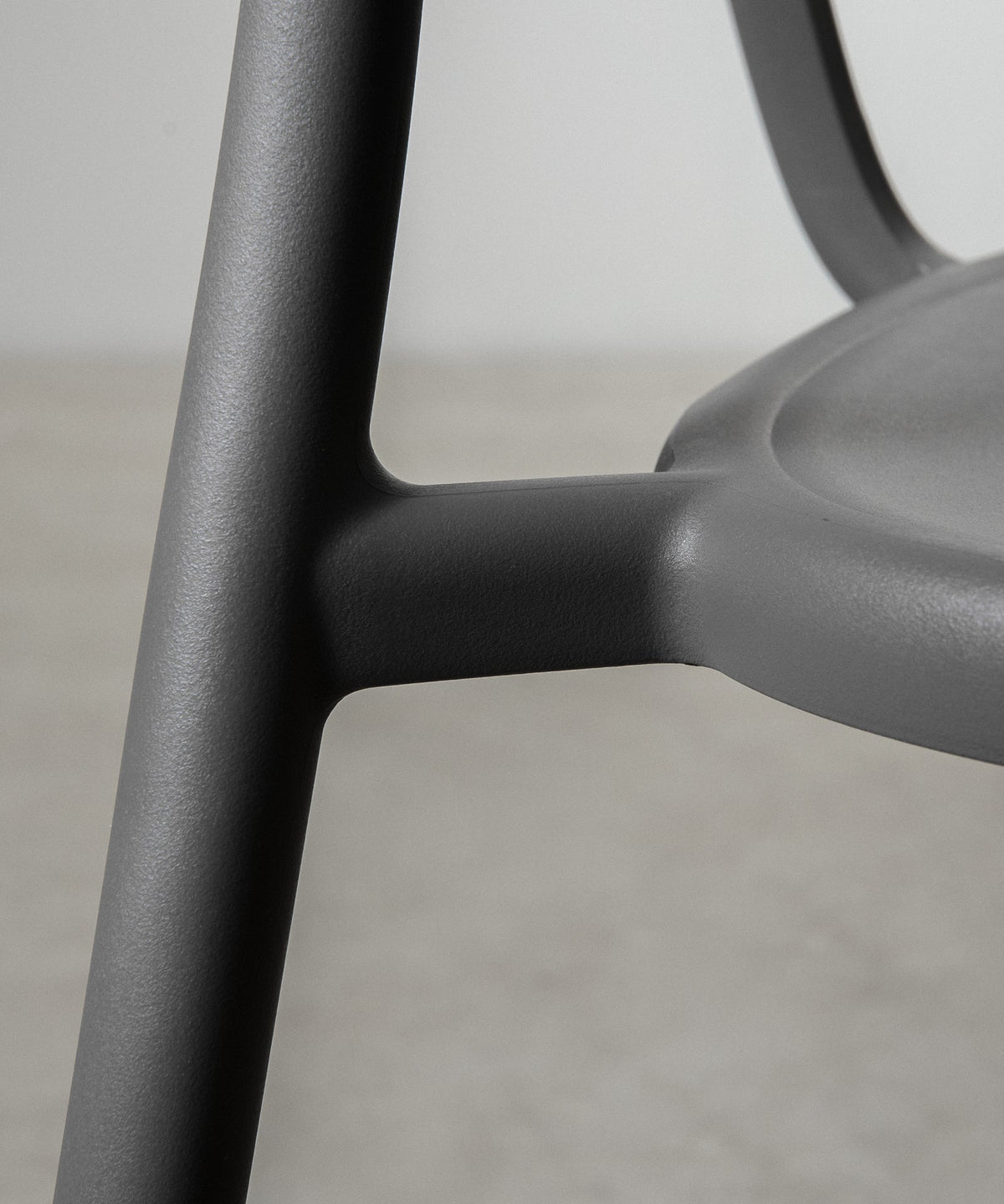 Chaise en Polypropylène avec Accoudoirs Cala