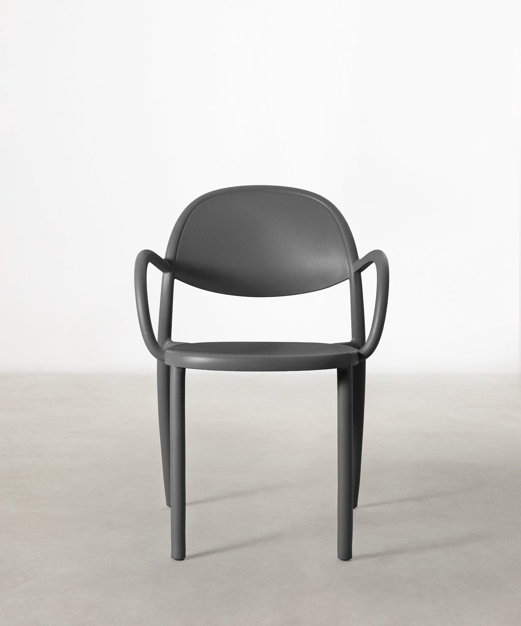 Chaise en Polypropylène avec Accoudoirs Cala