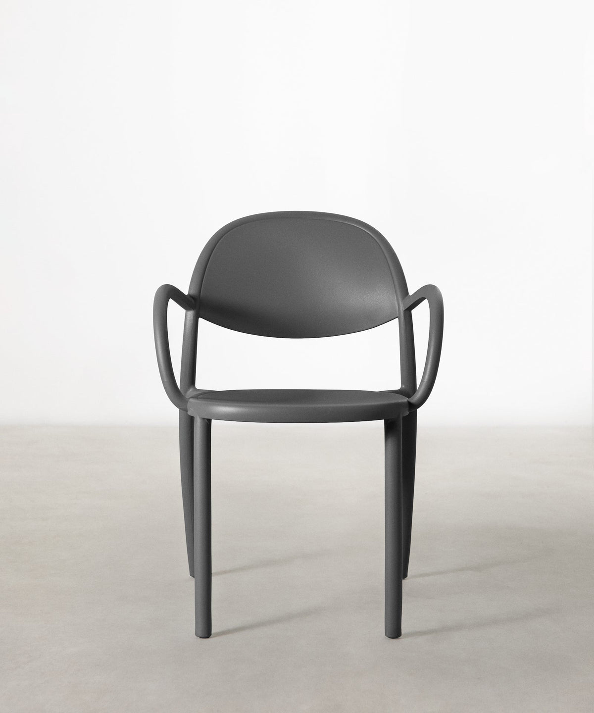Chaise en Polypropylène avec Accoudoirs Cala