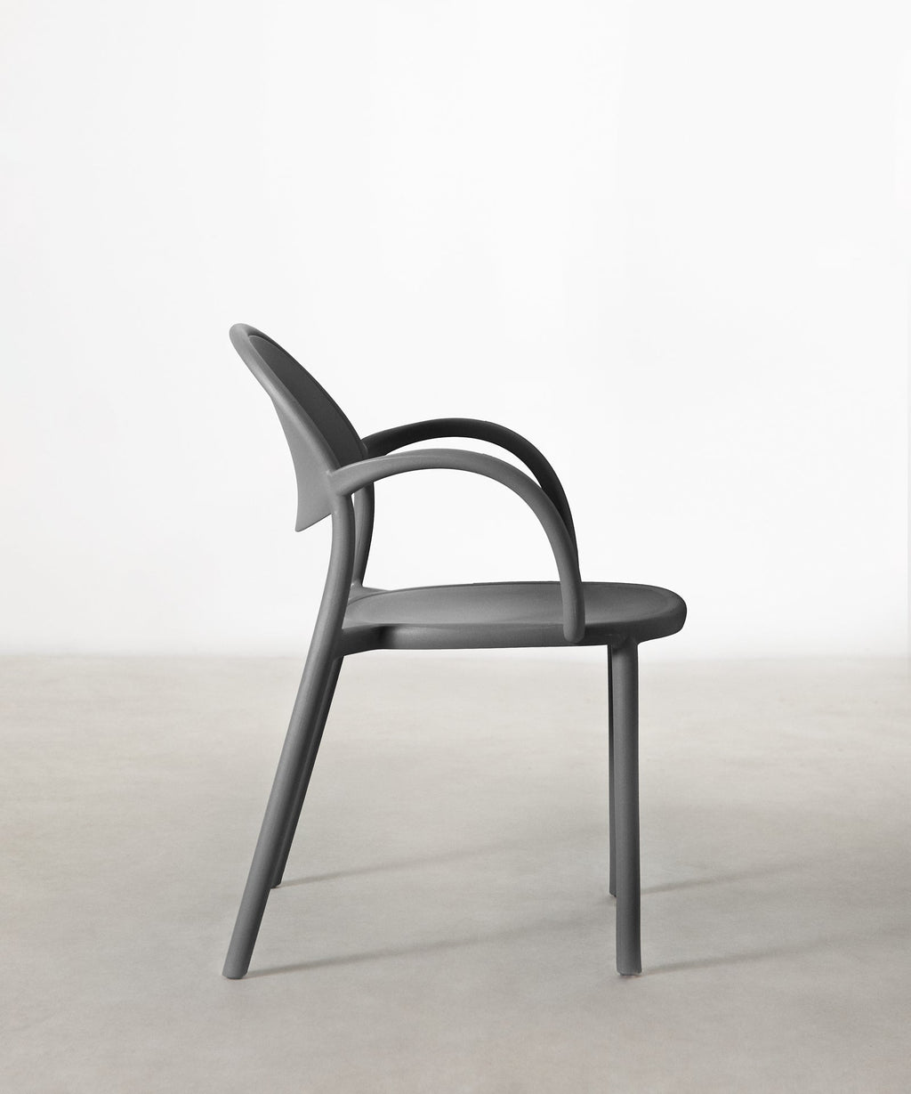 Chaise en Polypropylène avec Accoudoirs Cala