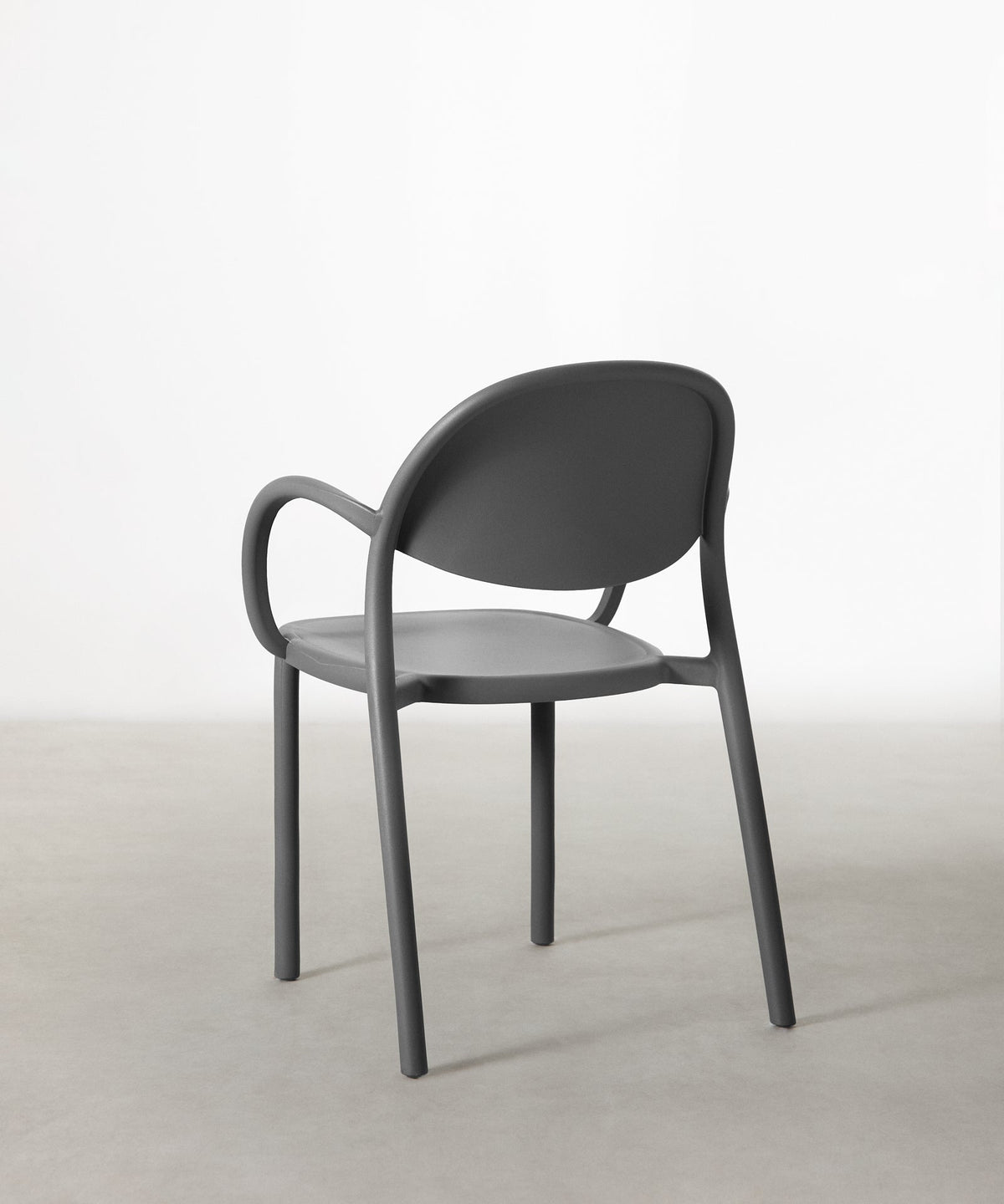 Chaise en Polypropylène avec Accoudoirs Cala
