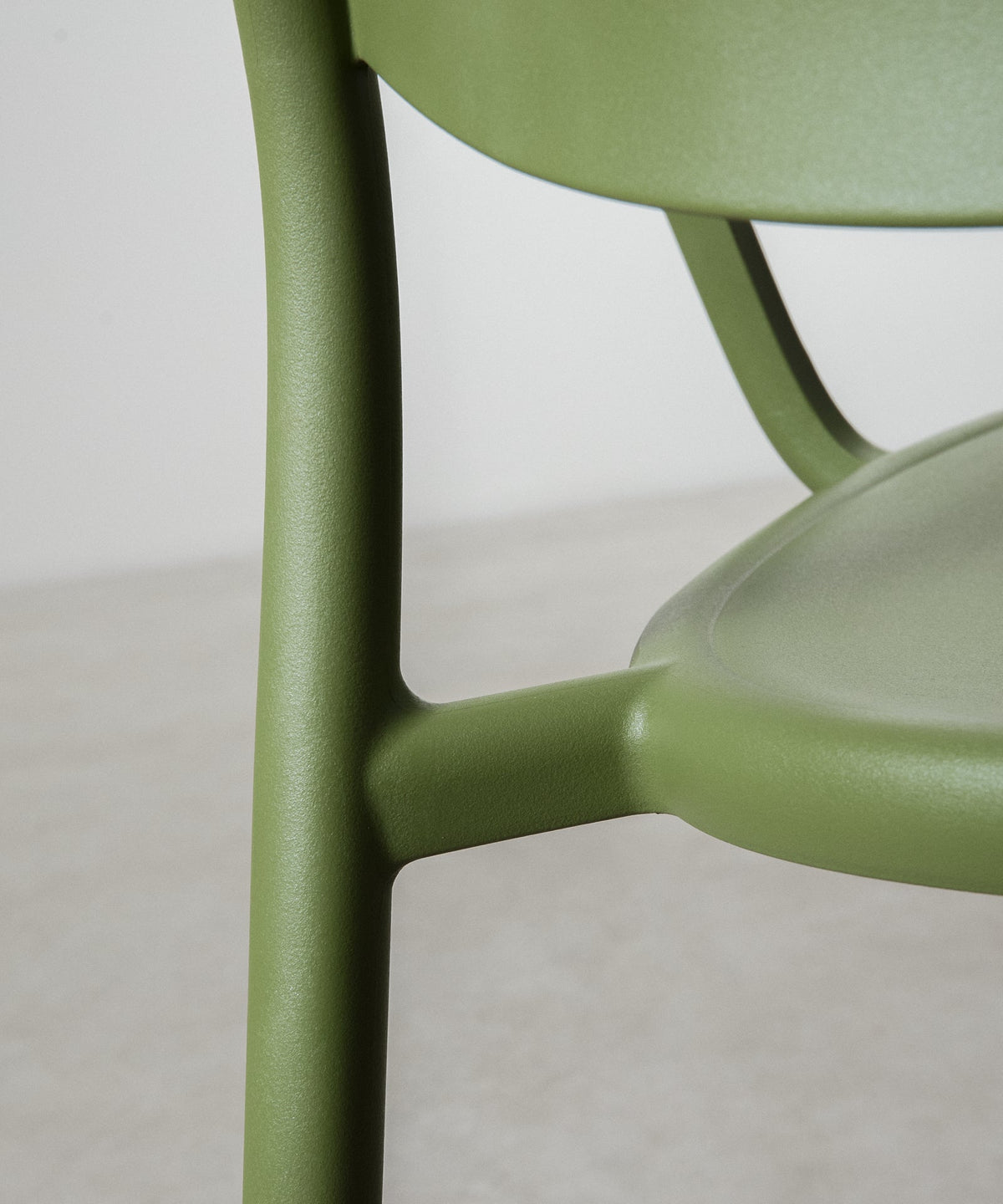 Chaise en Polypropylène avec Accoudoirs Cala