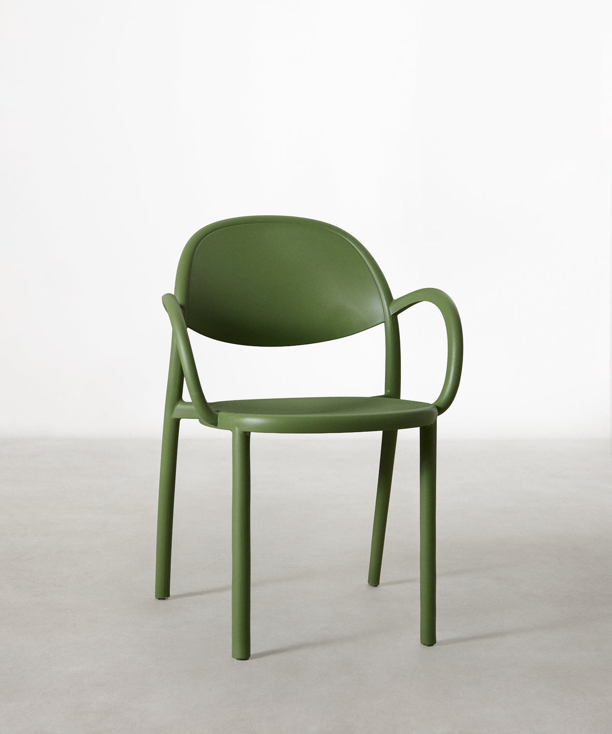 Chaise en Polypropylène avec Accoudoirs Cala