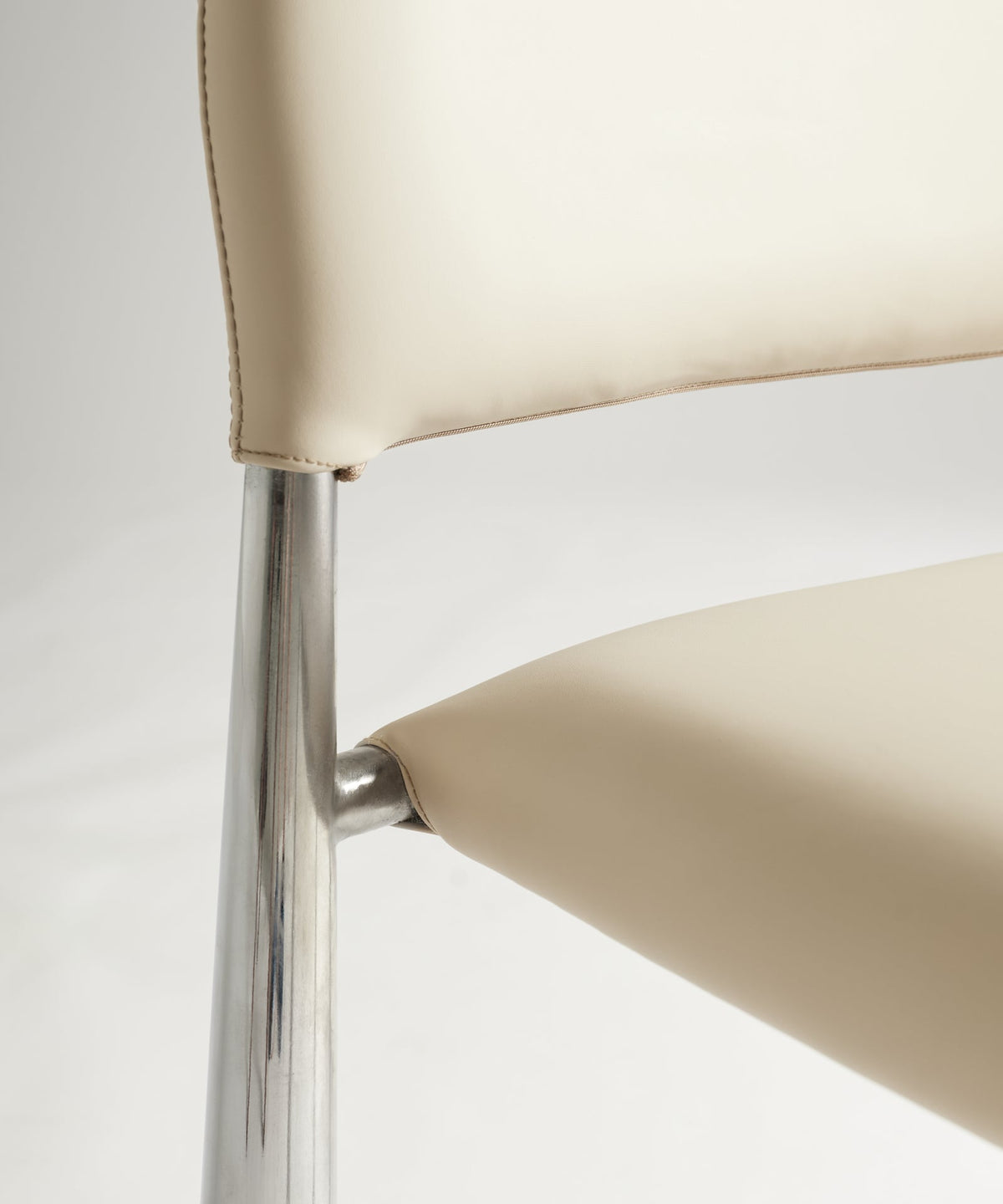 Chaise de salle à manger en métal rembourré Blair