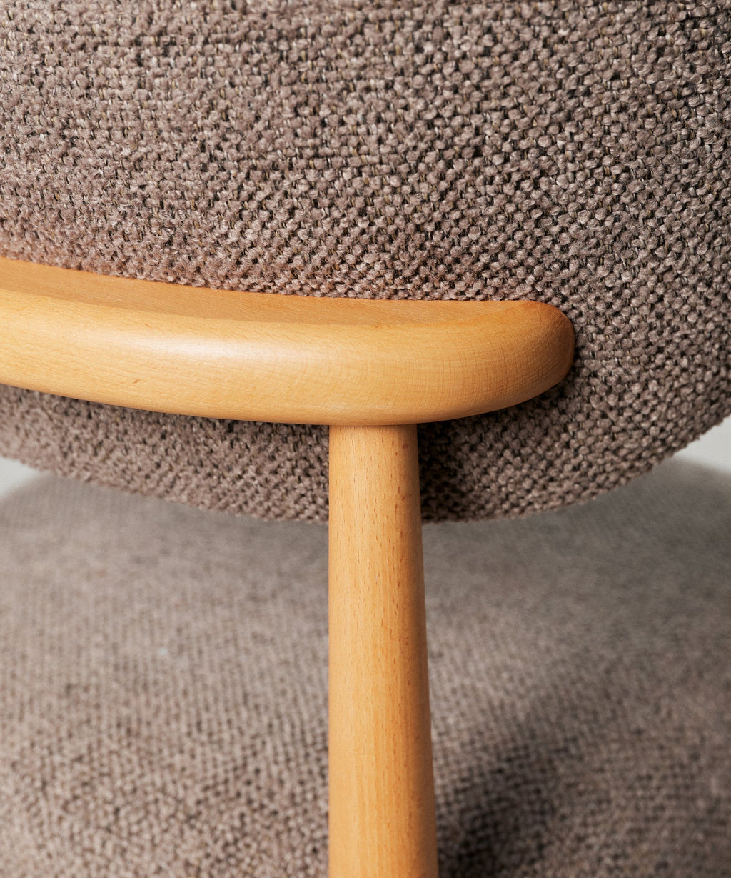 Chaise de salle à manger en bois et rembourrée Dean