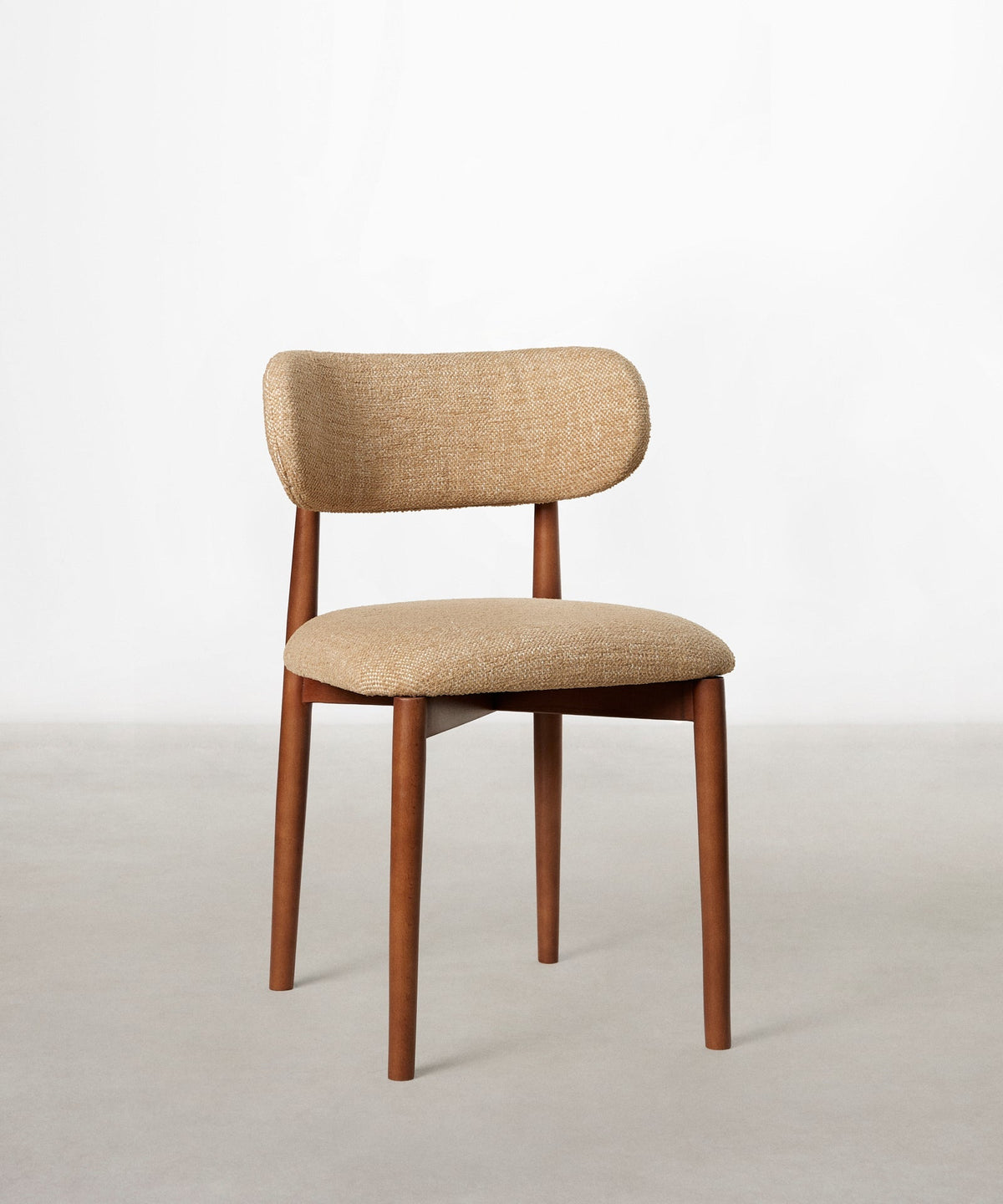 Chaise de salle à manger en bois et rembourrée Dean