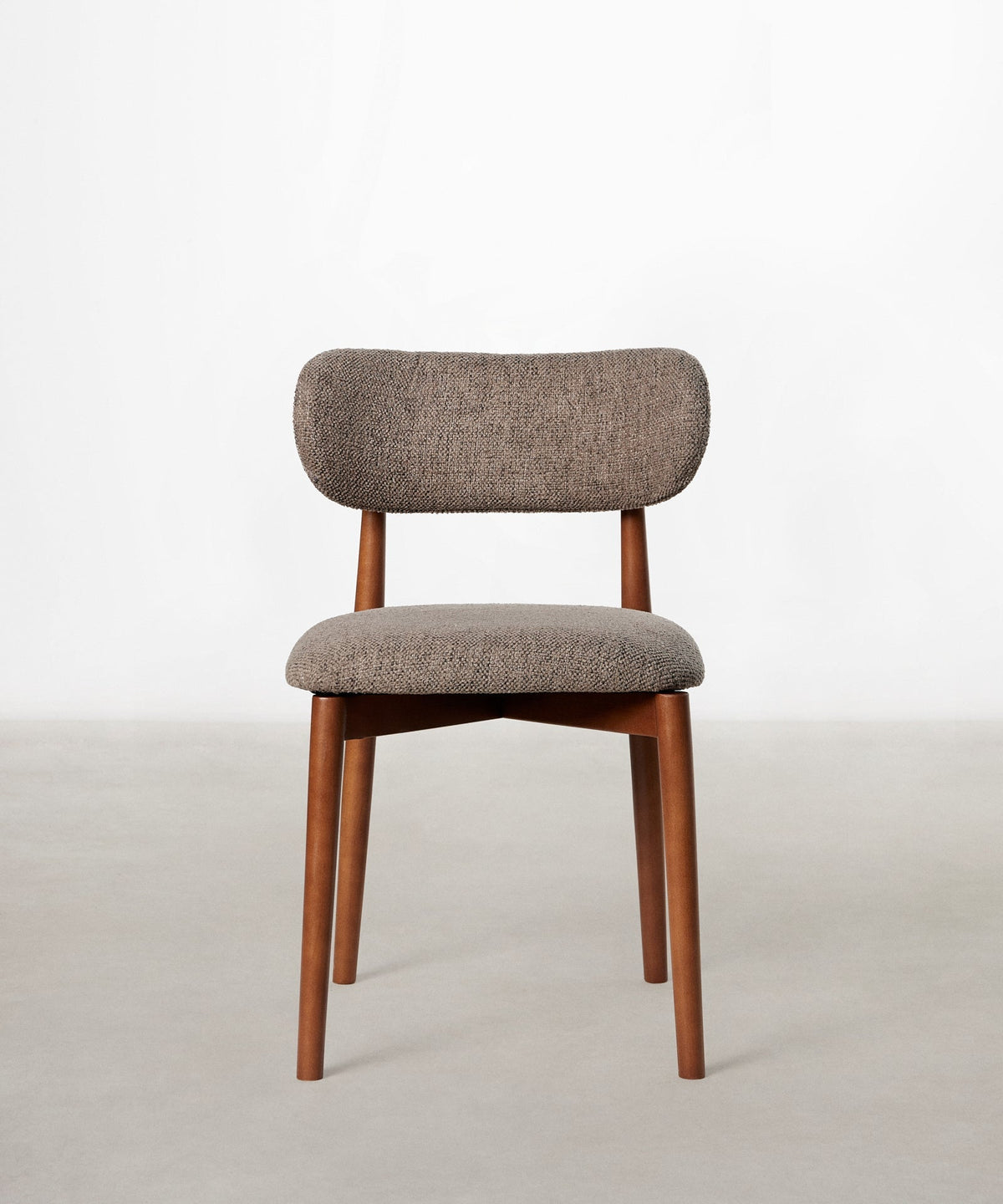 Chaise de salle à manger en bois et rembourrée Dean