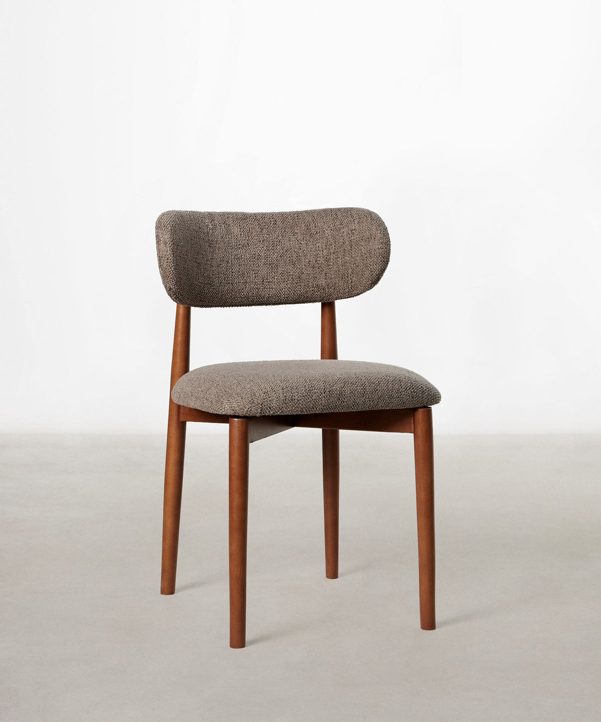 Chaise de salle à manger en bois et rembourrée Dean