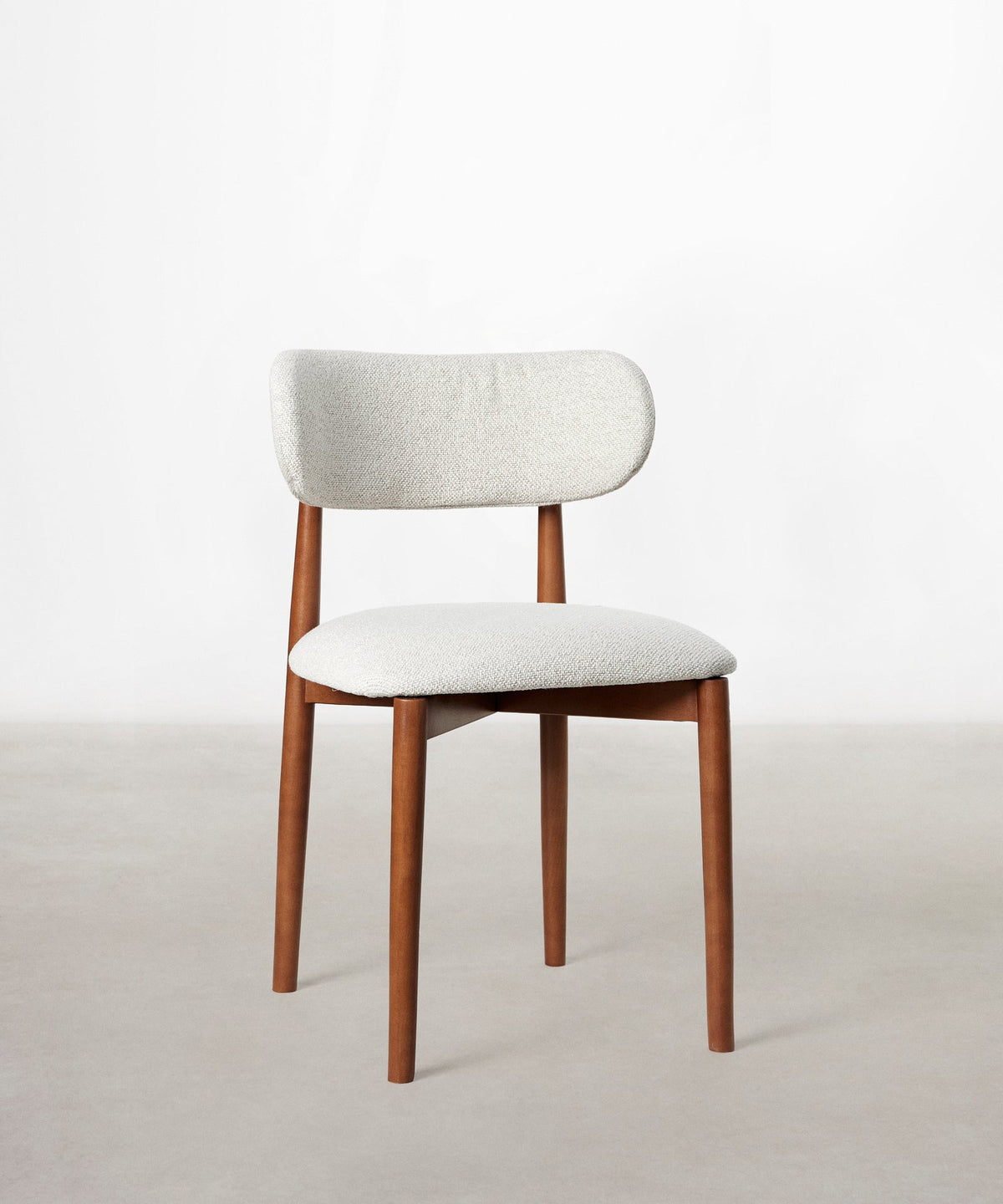 Chaise de salle à manger en bois et rembourrée Dean