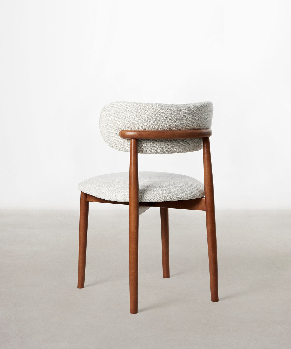 Chaise de salle à manger en bois et rembourrée Dean