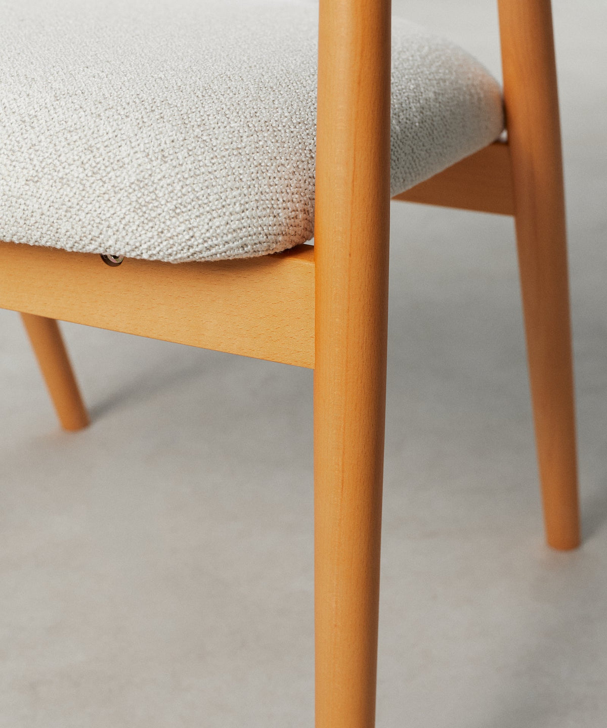 Chaise de salle à manger en métal rembourrée Tesa