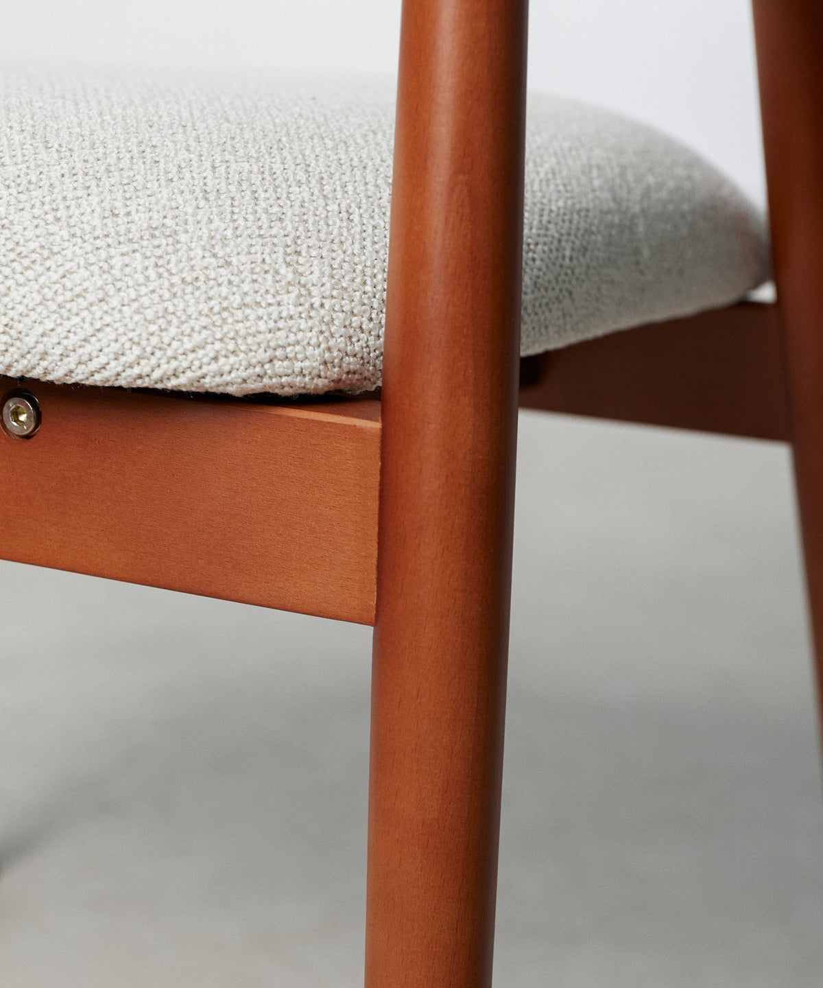 Chaise de salle à manger en métal rembourrée Tesa
