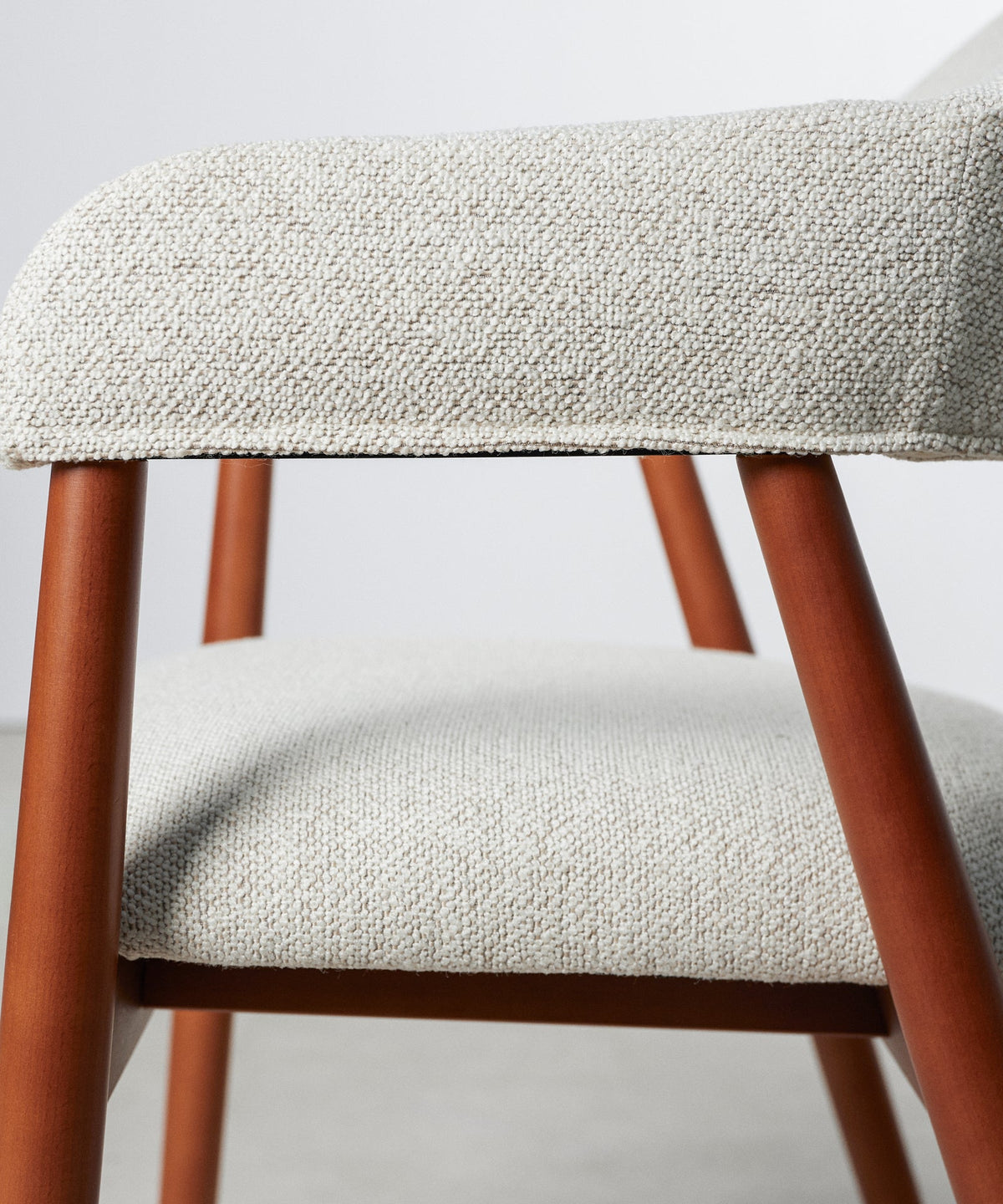 Chaise de salle à manger en métal rembourrée Tesa