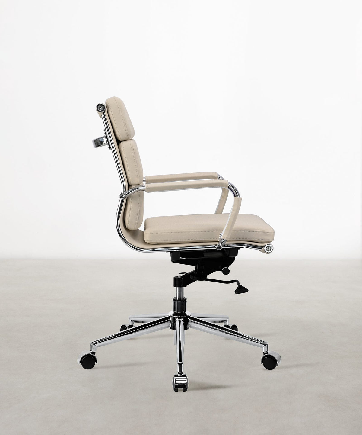 Chaise de bureau en similicuir Low Back Adalia - Color Edition