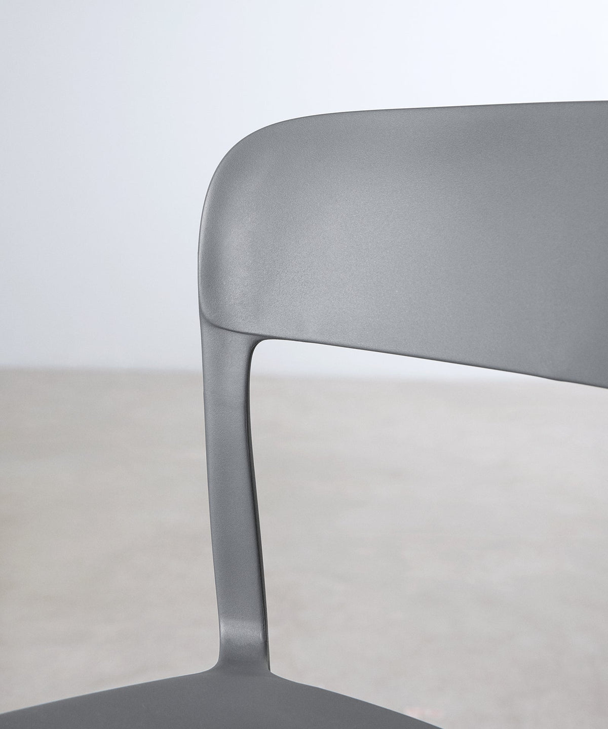 Chaise en polypropylène Saria