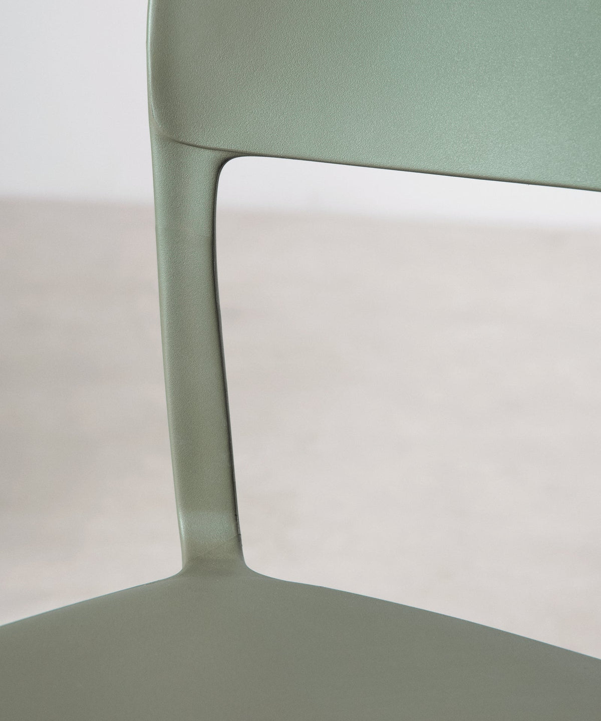 Chaise en polypropylène Saria