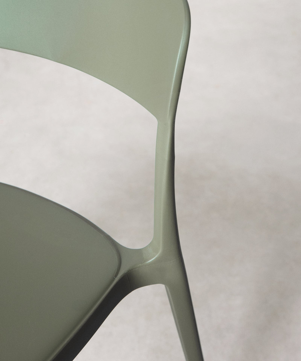 Chaise en polypropylène Saria