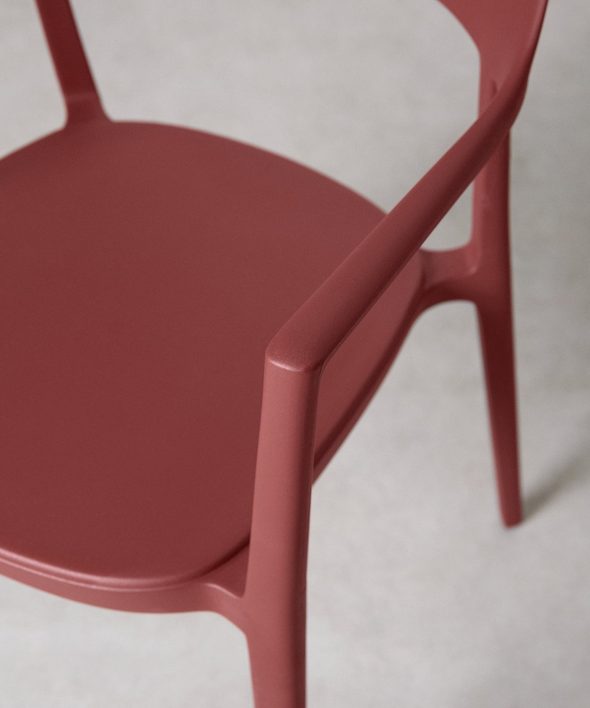 Chaise en polypropylène avec accoudoirs Naomi