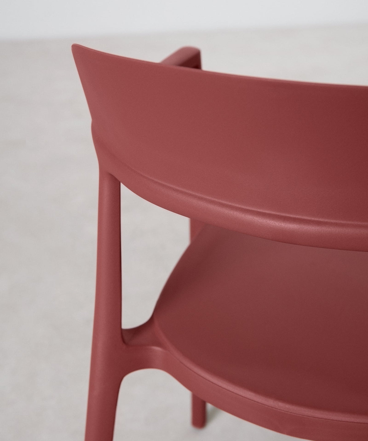 Chaise en polypropylène avec accoudoirs Naomi