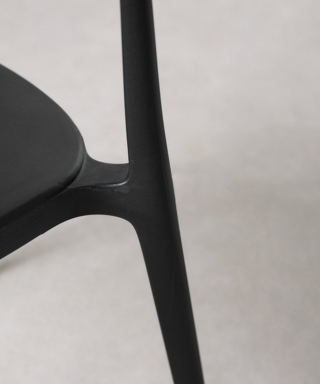 Chaise en polypropylène avec accoudoirs Naomi
