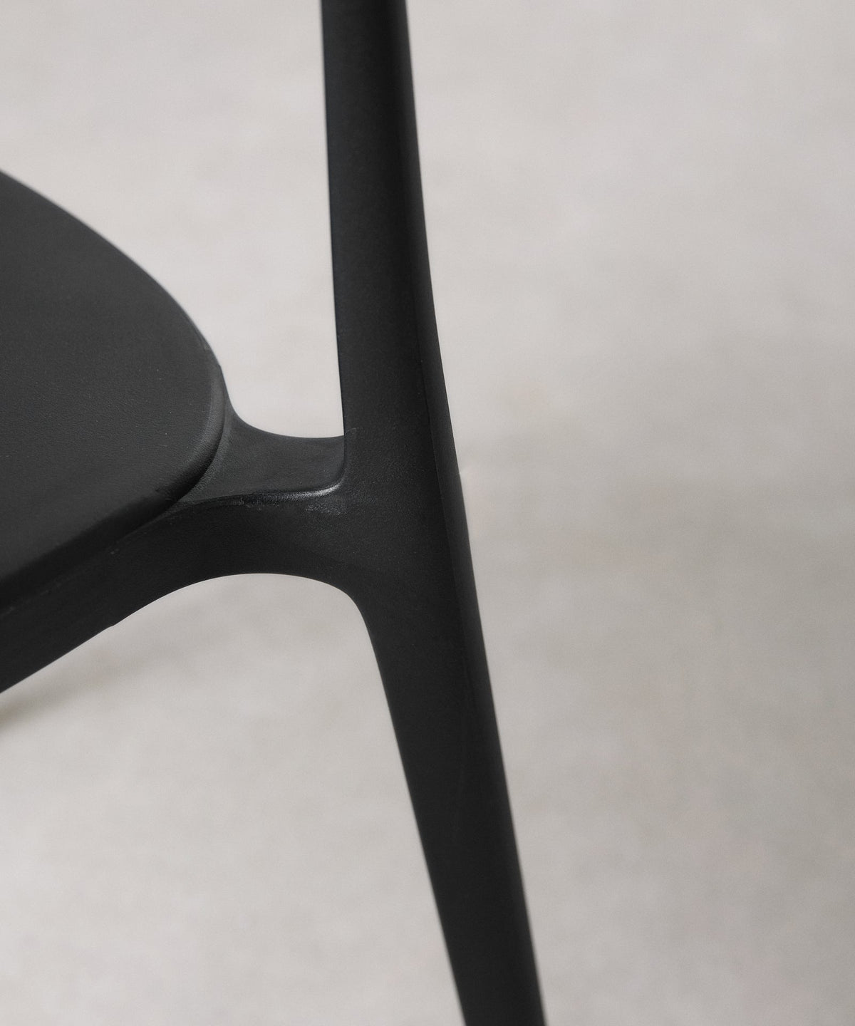 Chaise en polypropylène avec accoudoirs Naomi