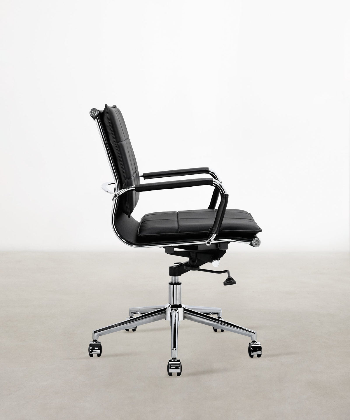 Chaise de bureau basse en similicuir Houston