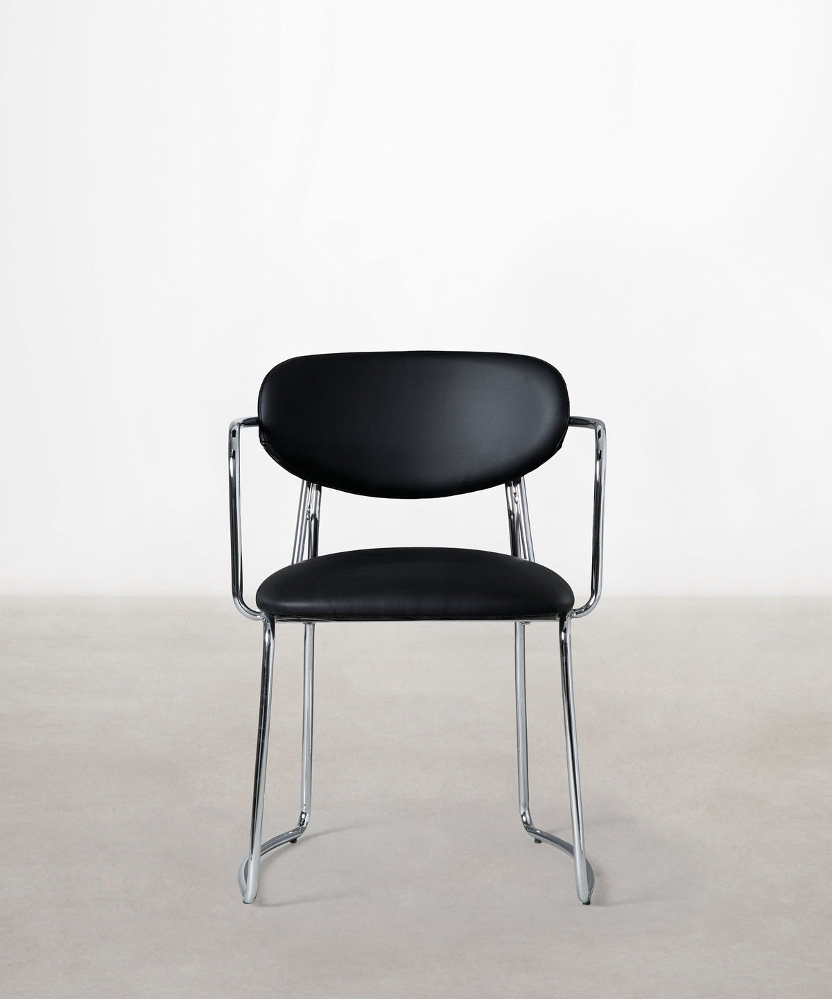 Chaise de salle à manger en similicuir et métal avec accoudoirs Moritz