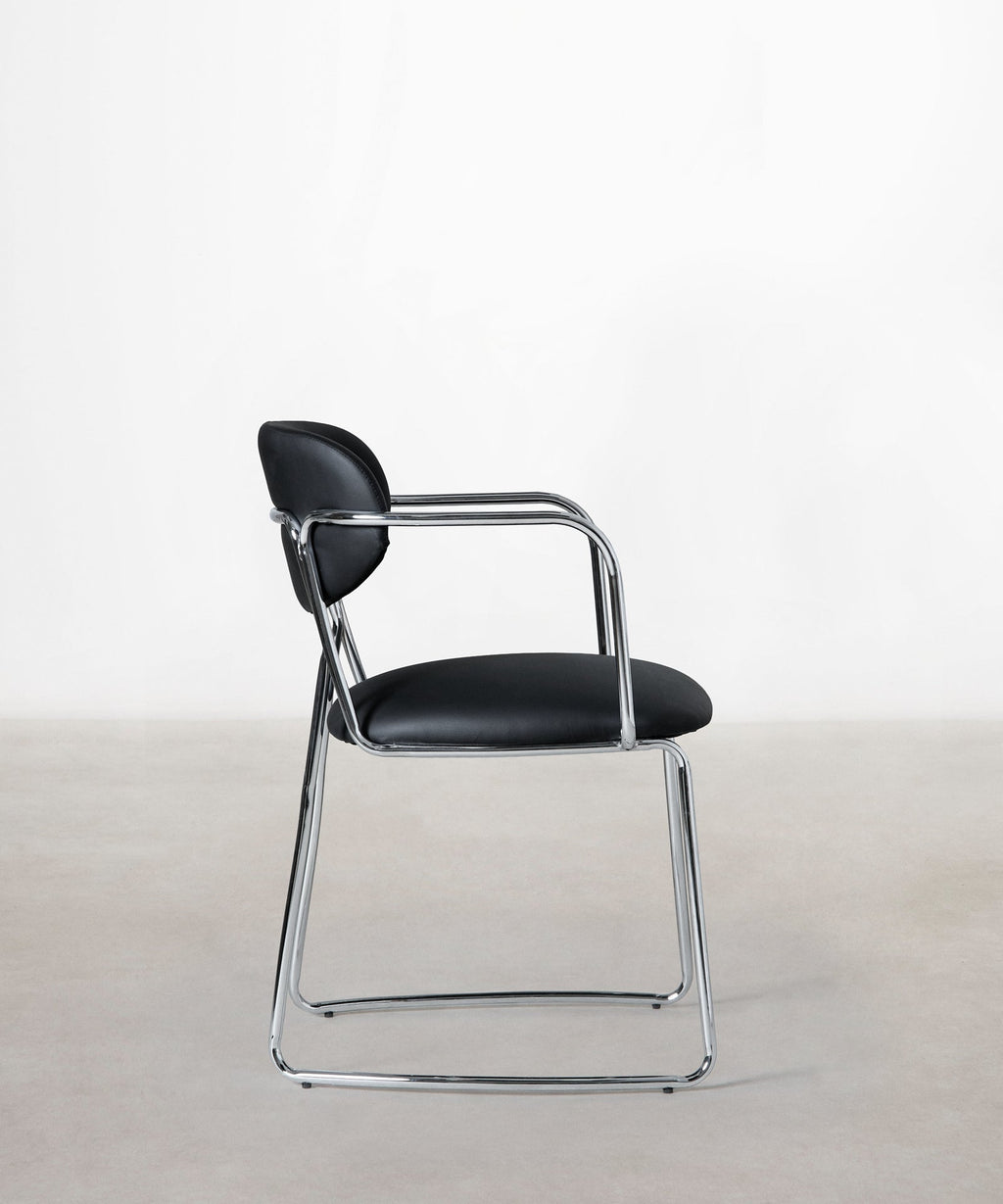 Chaise de salle à manger en similicuir et métal avec accoudoirs Moritz