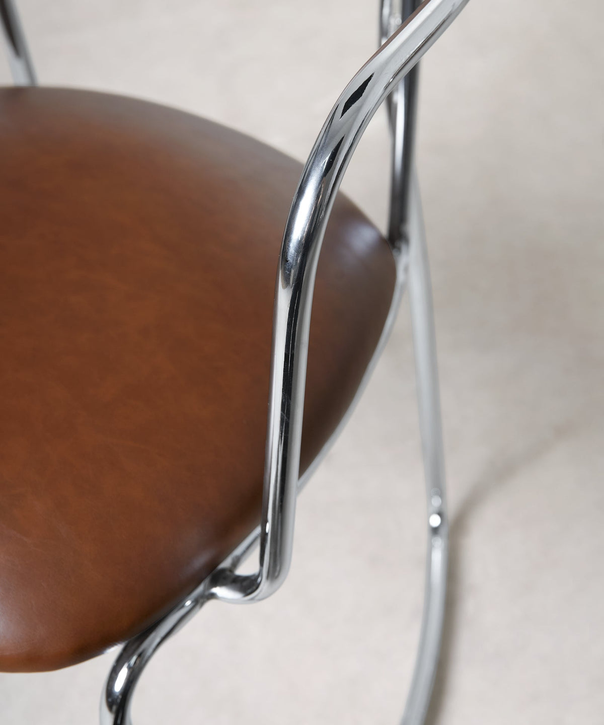 Chaise de salle à manger en similicuir et métal avec accoudoirs Moritz