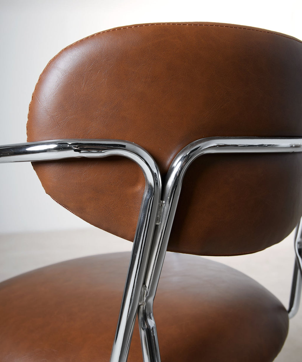 Chaise de salle à manger en similicuir et métal avec accoudoirs Moritz